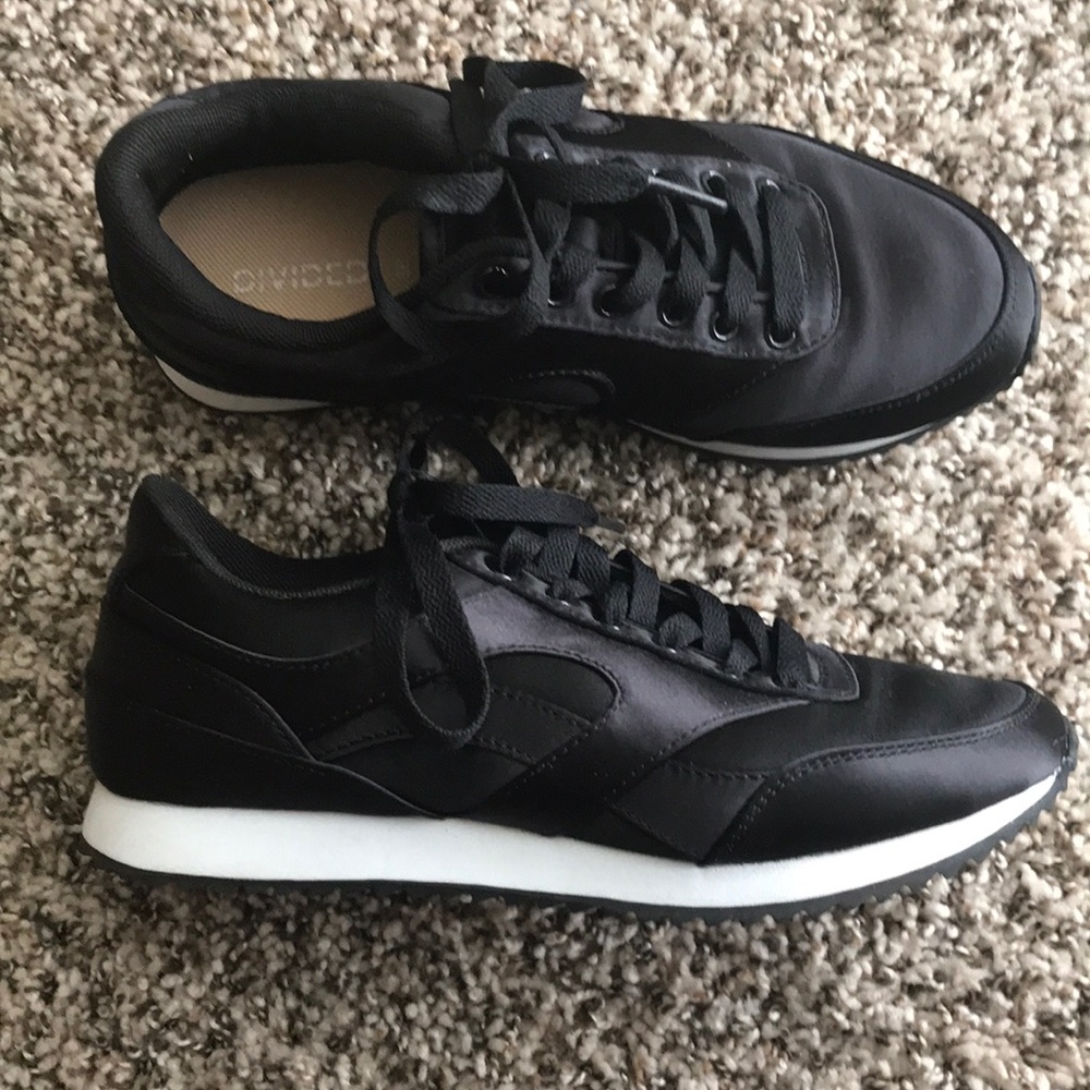 Sneakers! Barely used!!! Perfect condition!